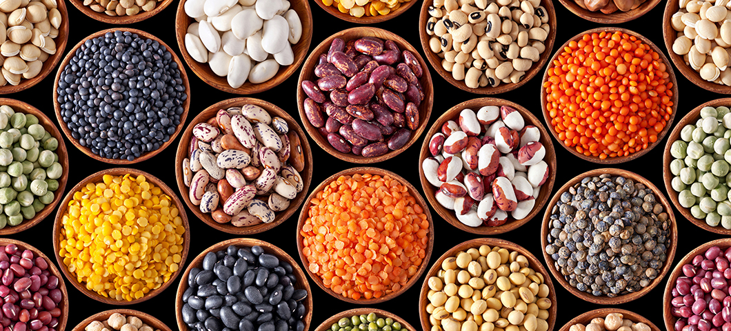 different types of legumes in bowls