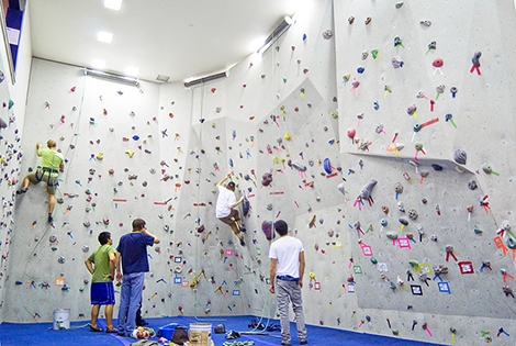 climbing wall recreational sports