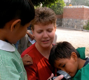 Tracy with orphans in Peru, May 2007