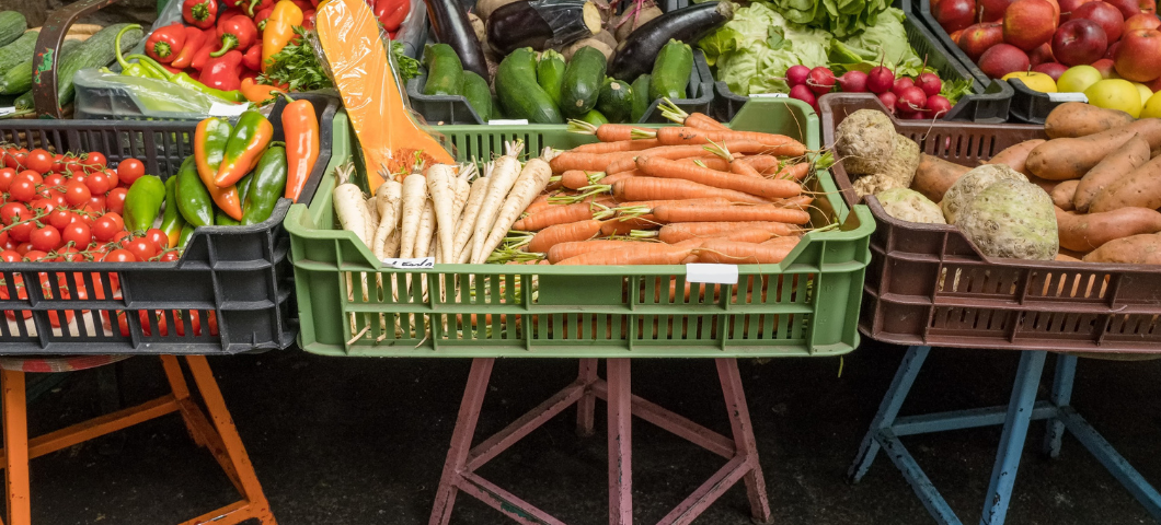 Global Foods Supply baskets of groceries