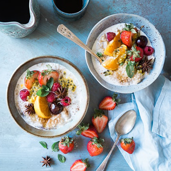 fruit and yogurt parfait bowls