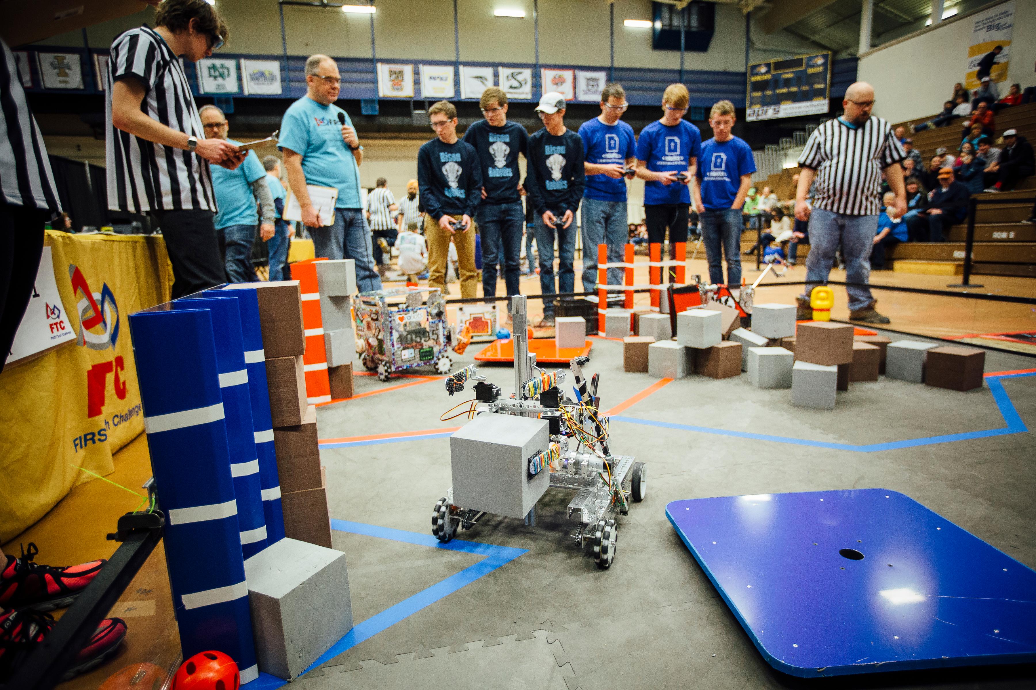 First tech. First Tech Challenge 2023. First Robotics Challenge. Питзона first Tech Challenge.