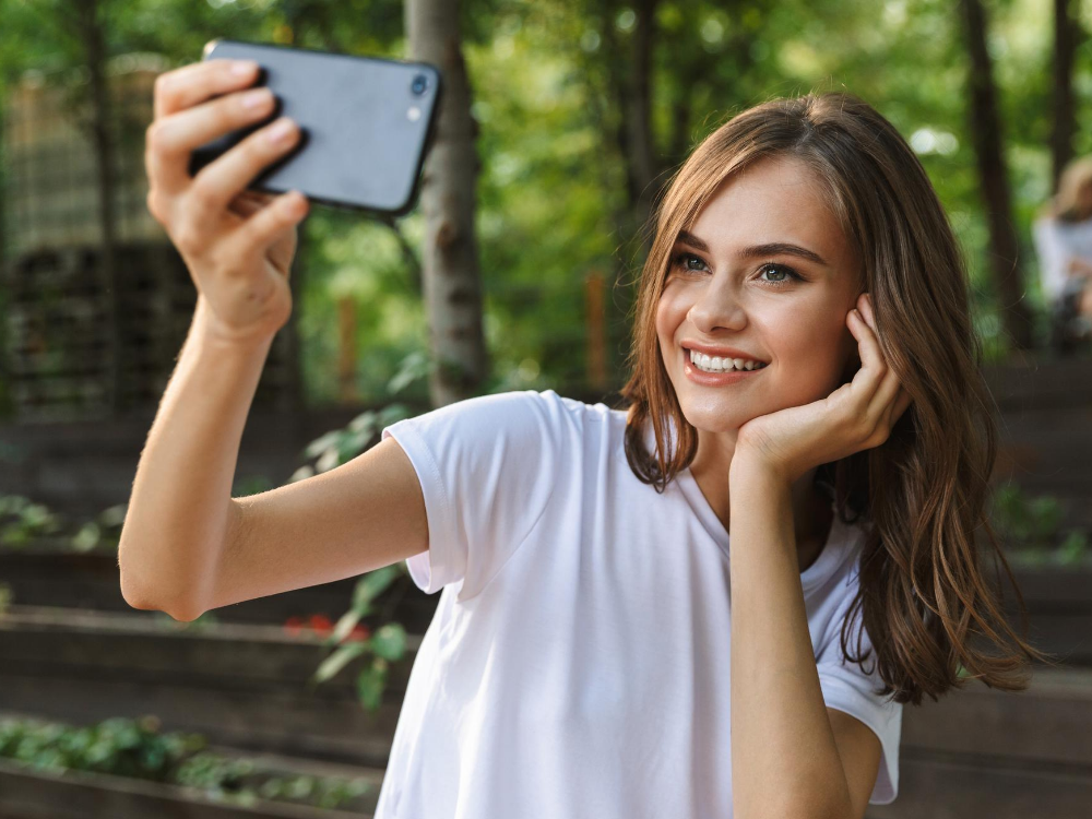 woman taking selfie