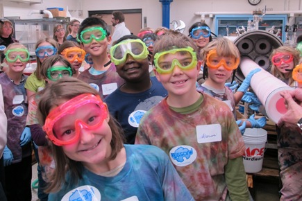 5th grade class with goggles 