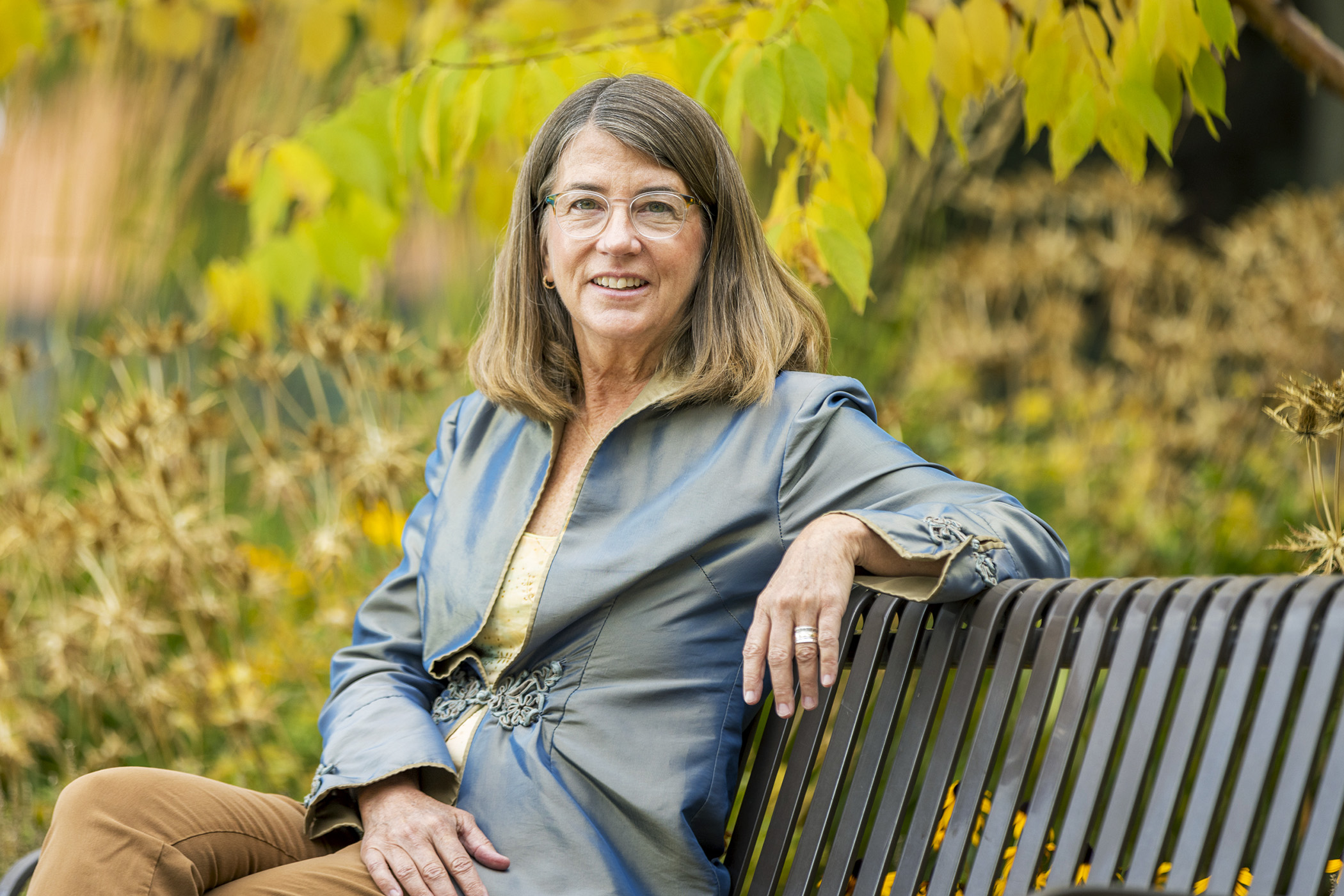 Liz shanahan on bench