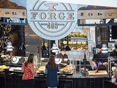 Students getting lunch at Forge 406 in the Rendezvous Dining Pavilion